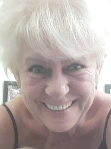 Erika, 70 éves dunakeszi társkereső nő profil fotója