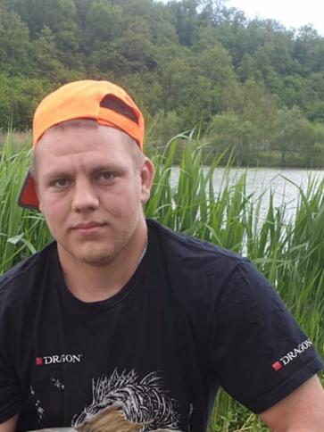 Richárd, 29 éves balassagyarmati társkereső férfi profil fotója