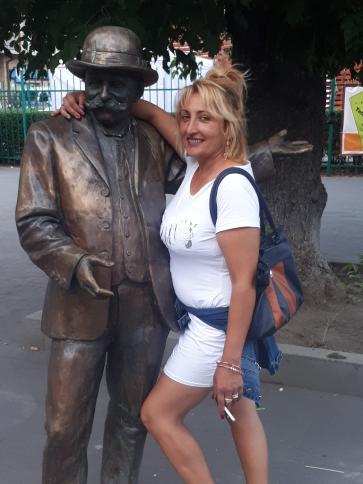 Marcsi, 47 éves cecei társkereső nő profil fotója