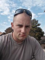 Sziasztok! Dani vagyok. Online kenderesi randizni vágyó nők kattinsatok a kedvenc gombra.