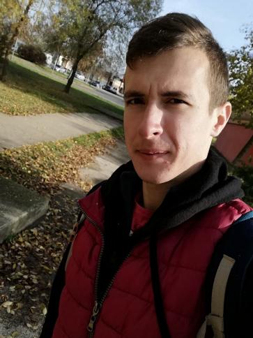Szilárd, 28 éves kiskunfélegyházi társkereső férfi profil fotója Szilárd, 28 éves kiskunfélegyházi társkereső férfi profil fotója