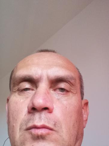 Béla, 61 éves ercsi társkereső férfi profil fotója