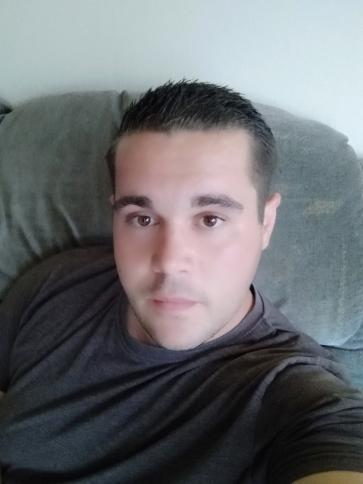 Zoli, 29 éves pápai társkereső férfi profil fotója