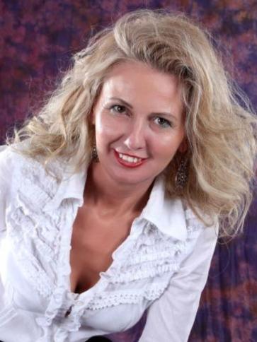 Piroska, 54 éves kecskeméti társkereső nő profil fotója