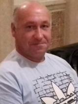 Sziasztok! Tibor vagyok. Online sellyei randizni vágyó nők kattinsatok a kedvenc gombra.