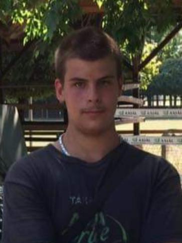 Balázs, 25 éves hódmezővásárhelyi társkereső férfi profil fotója Balázs, 25 éves hódmezővásárhelyi társkereső férfi profil fotója