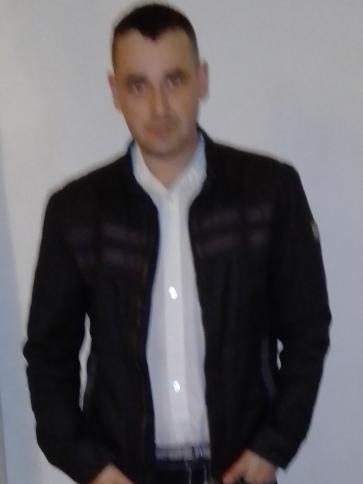 Balázs, 37 éves vámosújfalui társkereső férfi profil fotója