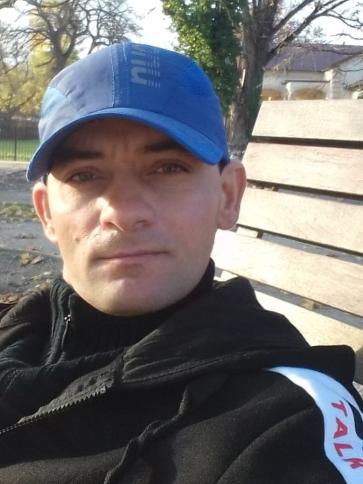Károly, 41 éves Budapest X. kerületi társkereső férfi profil fotója