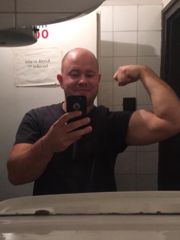 Attila, 36 éves őrbottyáni társkereső férfi profil fotója