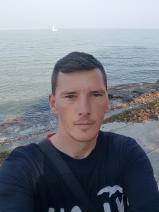 Sziasztok! András vagyok. Komoly tiszabezdédi párkereső nők jelentkezését várom.