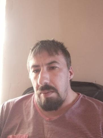 László, 40 éves kenyeri társkereső férfi profil fotója