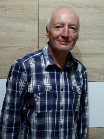 Géza, 71 éves kemestaródfai társkereső férfi profil fotója