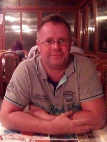 Róbert, 49 éves pilisi társkereső férfi profil fotója Róbert, 49 éves pilisi társkereső férfi profil fotója