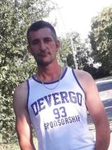 Sziasztok! Peti vagyok. Igényes seregélyesi párkereső nőt keresek.