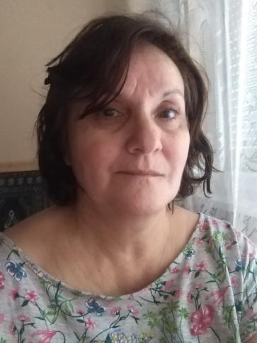 Csilla, 62 éves tapolcai társkereső nő profil fotója Csilla, 62 éves tapolcai társkereső nő profil fotója