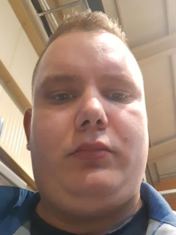 Oszkár, 35 éves csornai társkereső férfi profil fotója