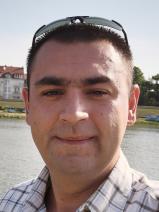 Sziasztok! Tibor vagyok. Komoly vaszari párkereső nők jelentkezését várom.