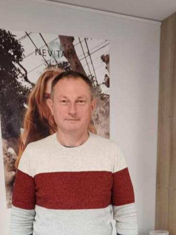 Lajos, 56 éves székesfehérvári társkereső férfi profil fotója Lajos, 56 éves székesfehérvári társkereső férfi profil fotója