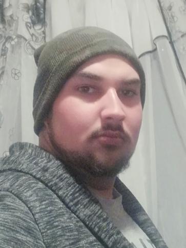 Milán, 28 éves alsózsolcai társkereső férfi profil fotója