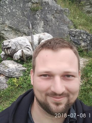 Peti, 37 éves komáromi társkereső férfi profil fotója