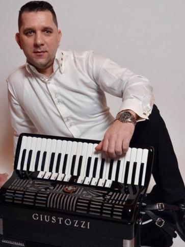 Csaba, 46 éves tápióbicskei társkereső férfi profil fotója