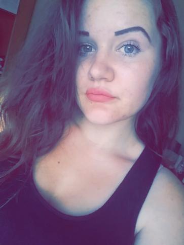 Vivien, 25 éves zichyújfalui társkereső nő profil fotója