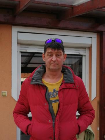 Péter, 55 éves mosonmagyaróvári társkereső férfi profil fotója