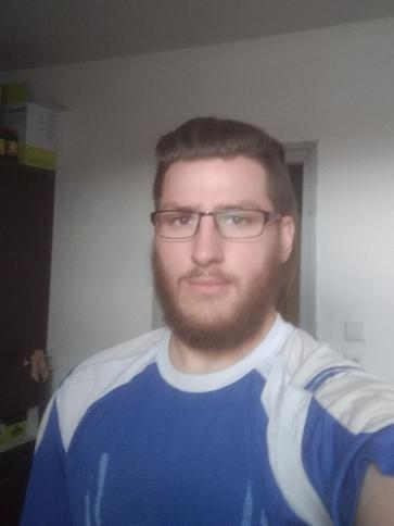 Attila, 25 éves beloianniszi társkereső férfi profil fotója