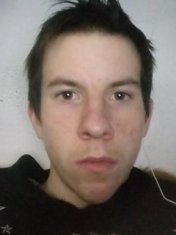 Ricsi, 26 éves tiszaföldvári társkereső férfi profil fotója