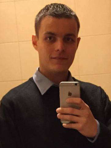 Ákos, 36 éves kisnémedi társkereső férfi profil fotója