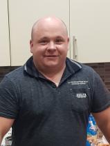 Sziasztok! Krisztián vagyok. Komoly bősárkányi párkereső nők jelentkezését várom.