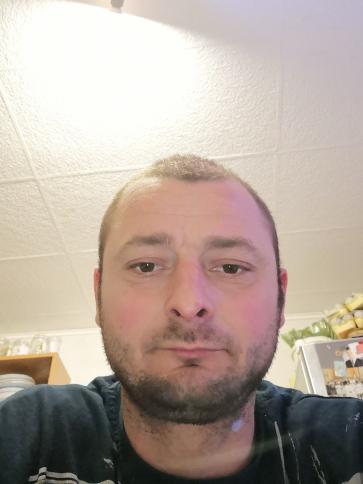 Attila, 41 éves enesei társkereső férfi profil fotója