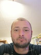 Sziasztok! Attila vagyok. Komoly enesei párkereső nők jelentkezését várom.