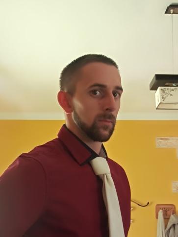 Dávid, 32 éves tolnai társkereső férfi profil fotója