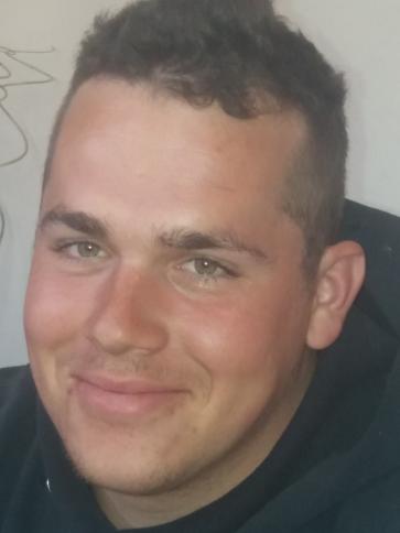 Jonatán, 33 éves sándorfalvai társkereső férfi profil fotója