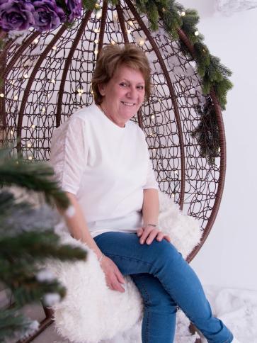 Teri, 66 éves szombathelyi társkereső nő profil fotója