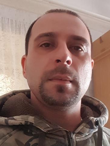 Mihály, 41 éves csorvási társkereső férfi profil fotója