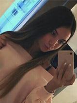 Sziasztok! Emese vagyok. Fiatal kiskunfélegyházi párkereső fiúkat chat-re várok.