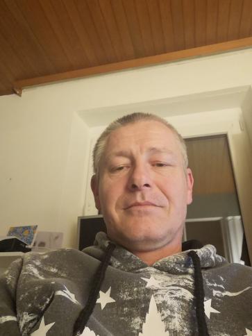 Peti, 54 éves ausztriai társkereső férfi profil fotója