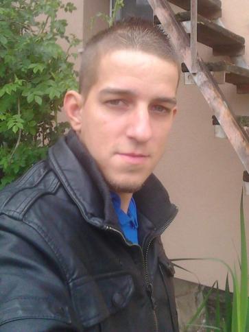 Atko, 32 éves vecsési társkereső férfi profil fotója