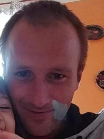 Attila, 39 éves szemenyei társkereső férfi profil fotója