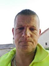Sziasztok! Norbert vagyok. Komoly kompolti párkereső nők jelentkezését várom.