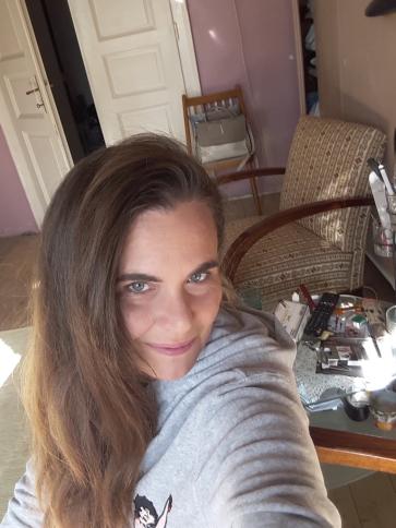 Szilvi, 57 éves péceli társkereső nő profil fotója