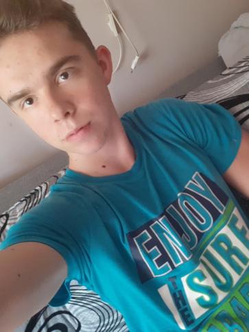 Alex, 25 éves kazincbarcikai társkereső férfi profil fotója