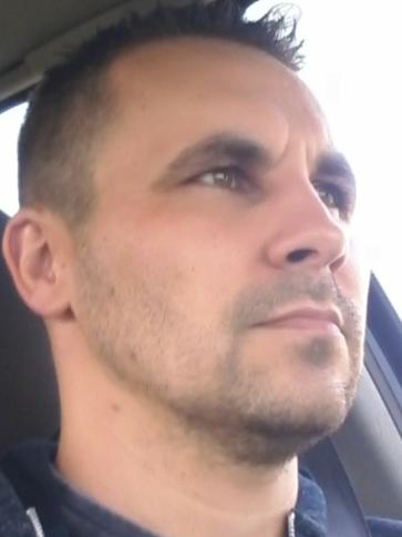 Tibor, 43 éves sárospataki társkereső férfi profil fotója
