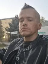 Sziasztok! Ricsi vagyok. Online balatonszabadi randizni vágyó nők kattinsatok a kedvenc gombra.