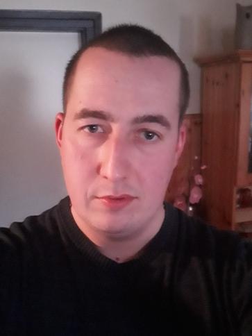 Gyula, 40 éves téti társkereső férfi profil fotója