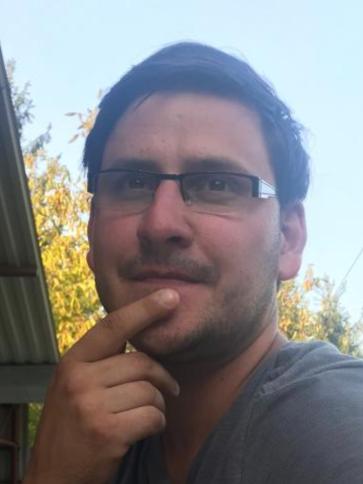 Olivér, 36 éves lakiteleki társkereső férfi profil fotója