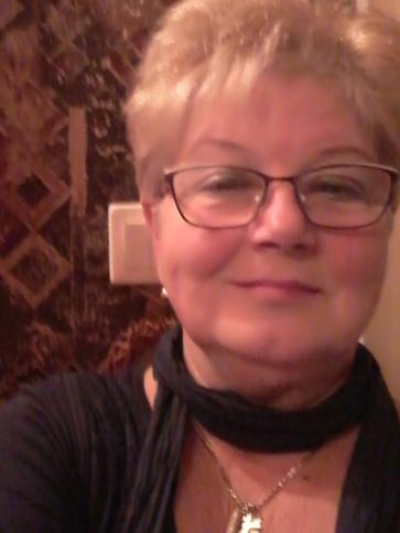 Erzso, 68 éves soproni társkereső nő profil fotója