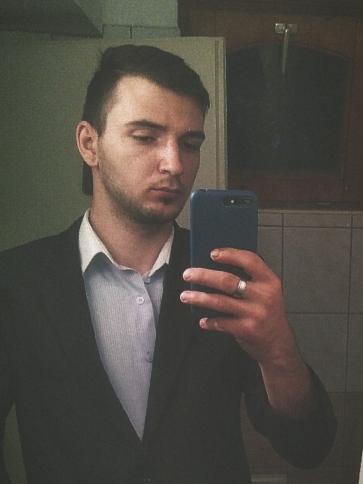 Krisztián, 31 éves balatonfüredi társkereső férfi profil fotója Krisztián, 31 éves balatonfüredi társkereső férfi profil fotója
